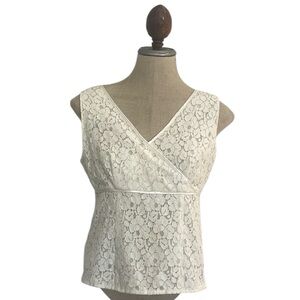 Chapter One floral white Lace Top sleeveless blouse side zip v-neck women size 6